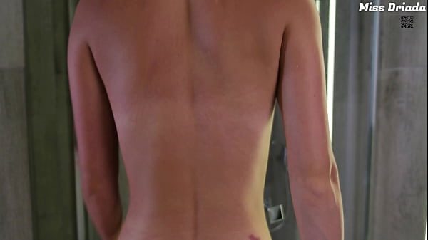 ممارسة الجنس في الحمام مع فتاة شقراء جميلة